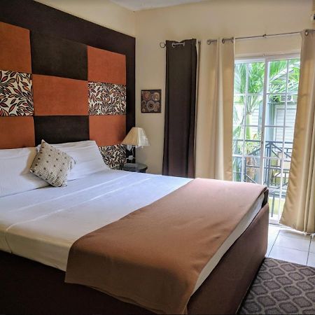 Christar Villas Hotel คิงส์ตัน ภายนอก รูปภาพ