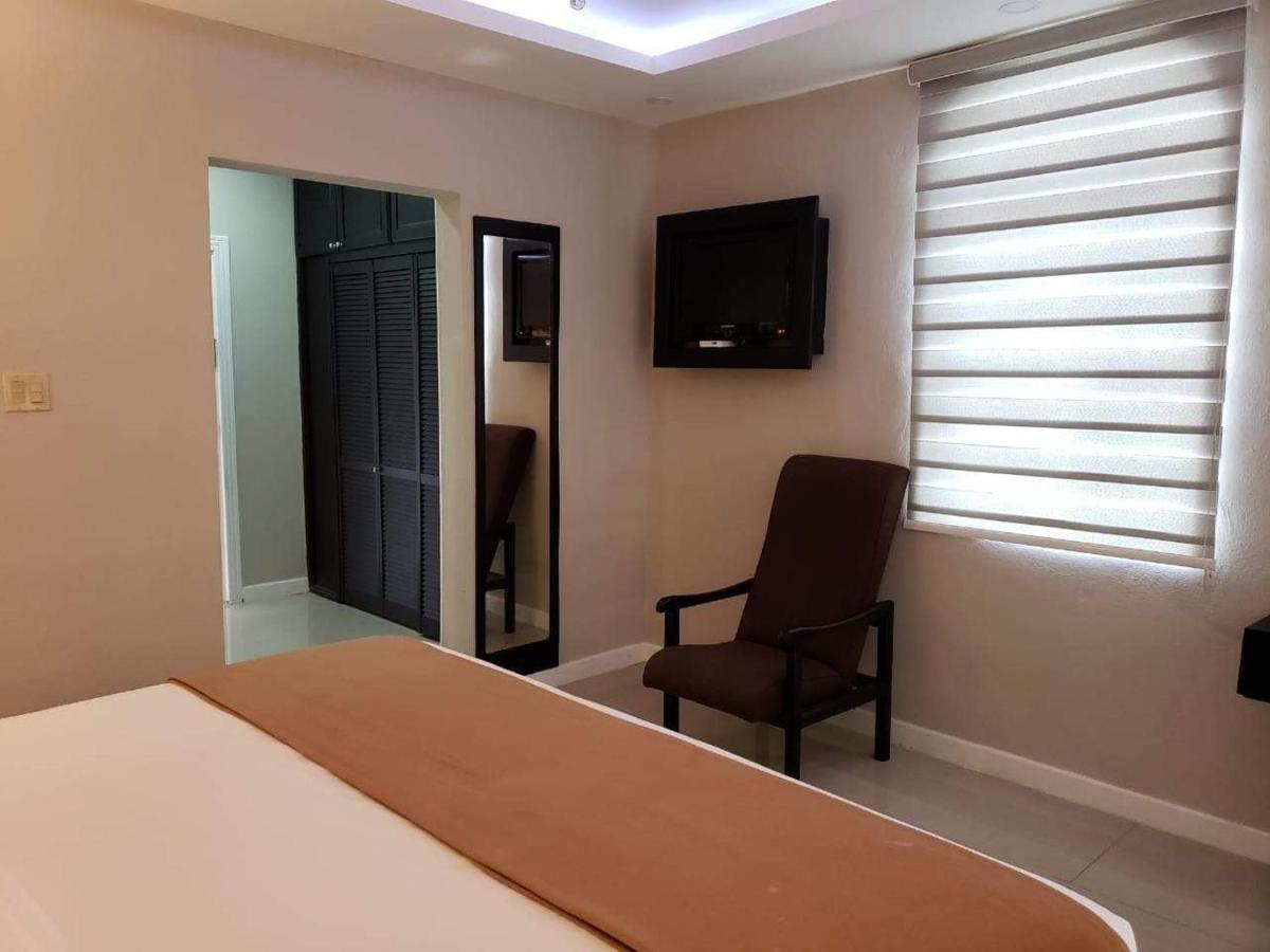 Christar Villas Hotel คิงส์ตัน ภายนอก รูปภาพ