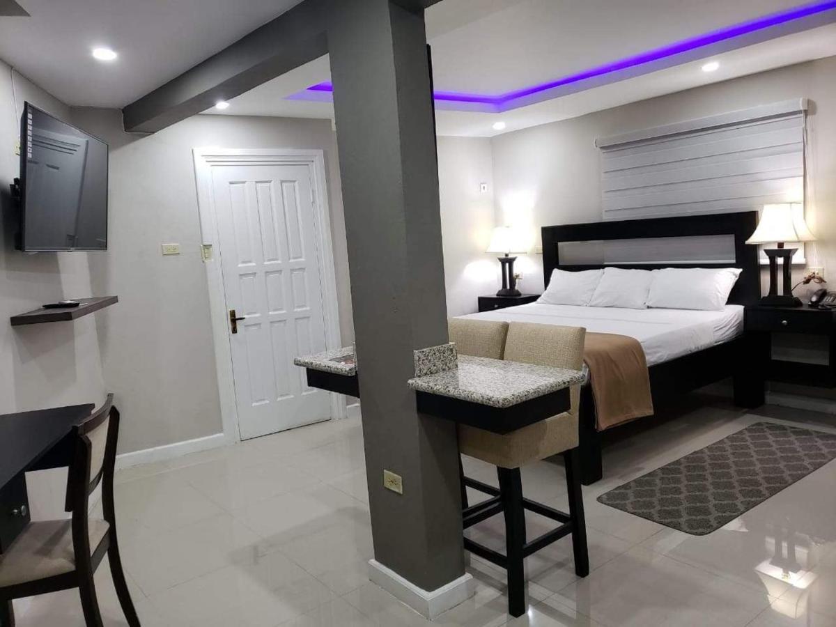 Christar Villas Hotel คิงส์ตัน ภายนอก รูปภาพ