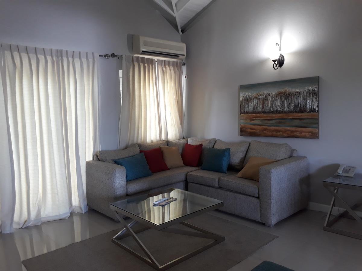 Christar Villas Hotel คิงส์ตัน ภายนอก รูปภาพ